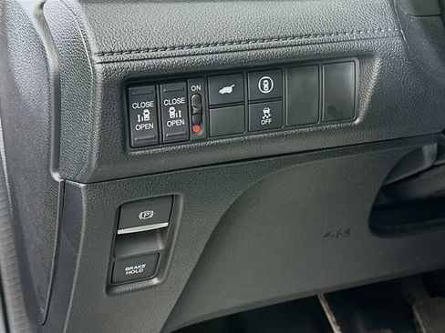 Used 2023 Honda Odyssey EX-L image 10