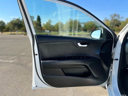 Used 2018 Kia Rio S image 10