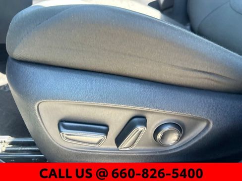 Used 2025 Toyota RAV4 XLE AWD/4WD image 10