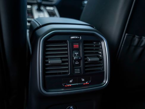 New 2026 Porsche Macan Turbo image 27