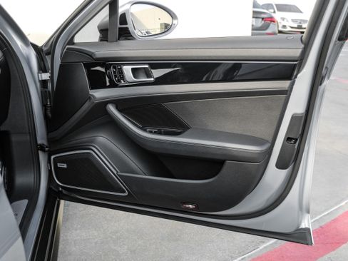 Used 2018 Porsche Panamera image 43