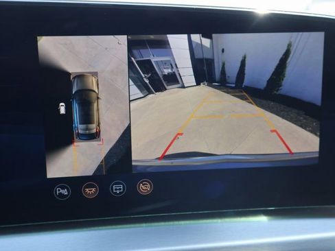 Certified 2024 Cadillac Lyriq Luxury RWD image 25