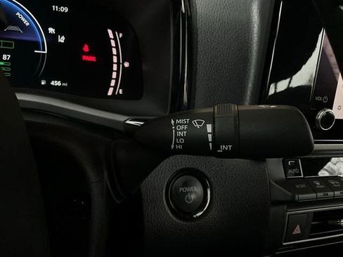 Used 2025 Toyota Camry SE FWD image 36
