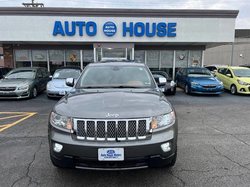 Used 2011 Jeep Grand Cherokee Overland Summit image 2