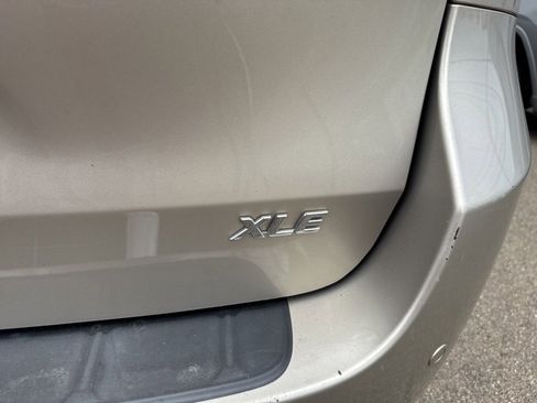 Used 2015 Toyota Sienna XLE image 11