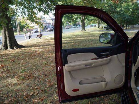 Used 2008 Chevrolet Tahoe LT w/ LT Preferred Equipment Group image 16