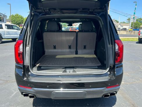 Used 2025 GMC Yukon XL Denali Ultimate w/ LPO, Floor Liner Package AWD/4WD image 8