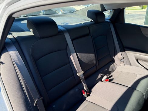 Used 2024 Chevrolet Malibu LT image 28