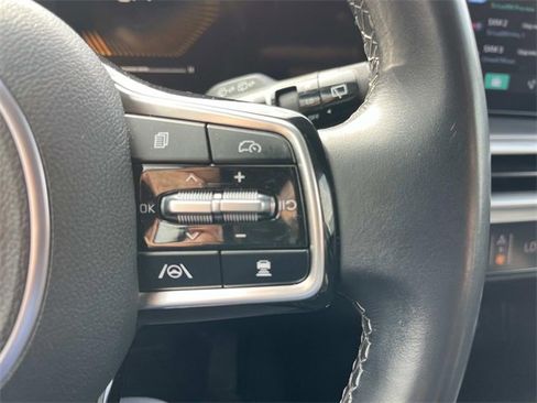 Used 2024 Kia Sorento S image 32