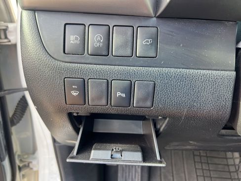 Used 2018 Toyota Highlander Limited AWD/4WD image 11