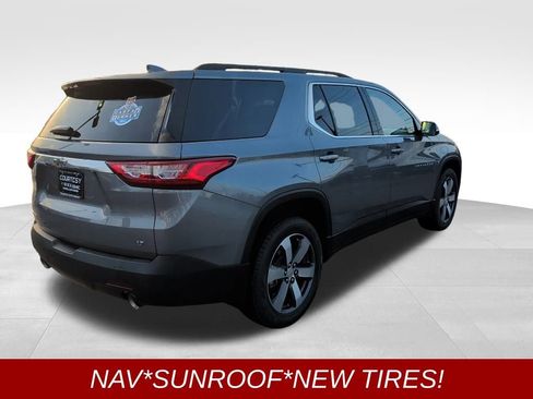 Used 2020 Chevrolet Traverse LT w/ LT Premium Package image 7
