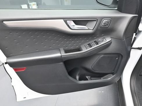 Used 2020 Ford Escape SEL FWD image 9