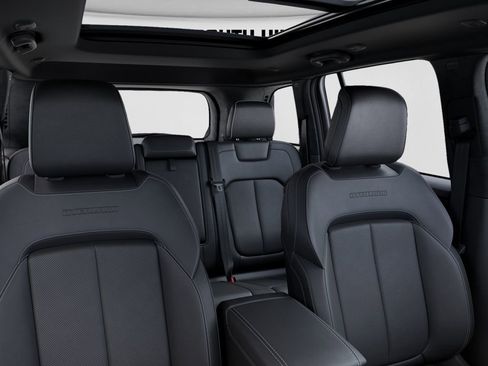 New 2025 Jeep Grand Cherokee Overland AWD/4WD image 26