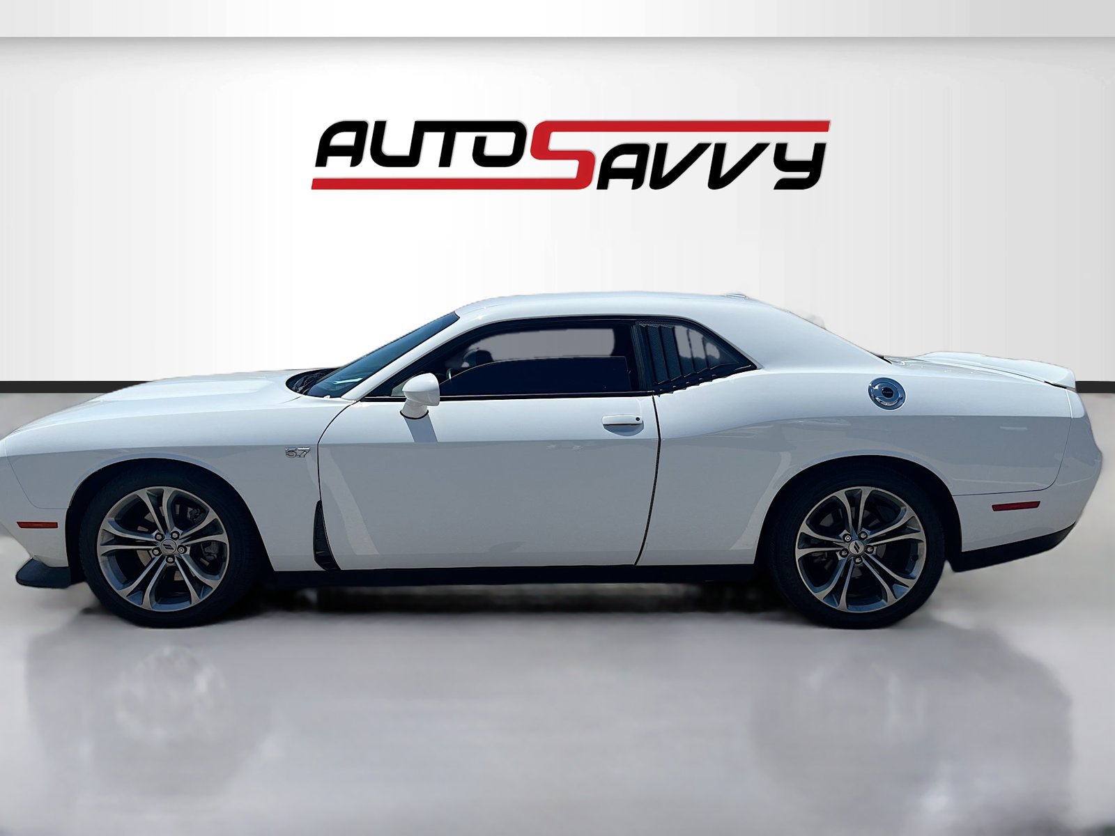 Used 2022 Dodge Challenger R/T RWD image 4