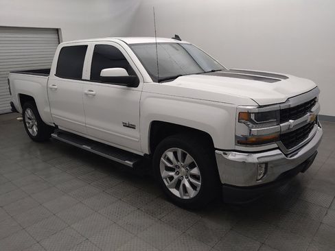 Used 2018 Chevrolet Silverado 1500 LT w/ Texas Edition RWD image 11