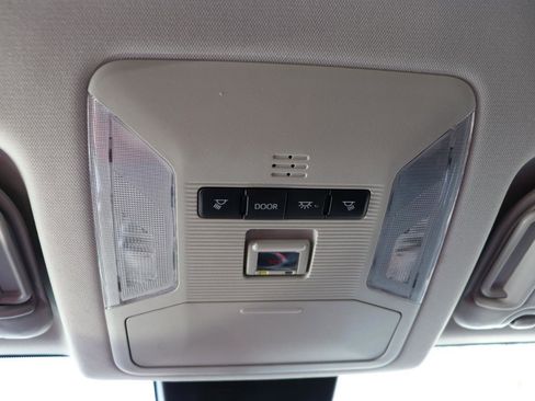 Used 2025 Toyota RAV4 XLE image 40