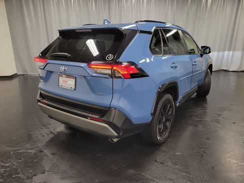 Used 2022 Toyota RAV4 SE w/ Convenience Package AWD/4WD image 8