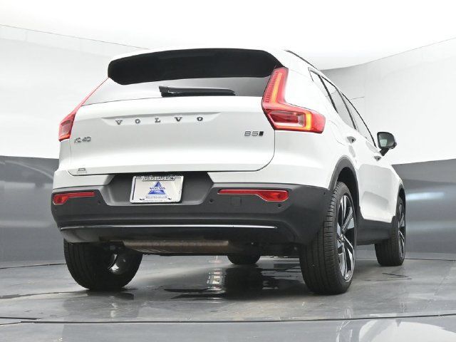 New 2026 Volvo XC40 B5 Plus w/ Climate Package AWD/4WD image 41