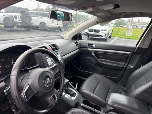 Used 2010 Volkswagen Jetta Limited Edition FWD image 10