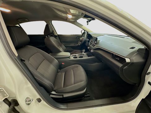 Used 2024 Nissan Altima 2.5 S image 31