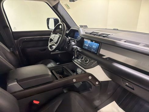 Used 2020 Land Rover Defender 110 HSE AWD/4WD image 24
