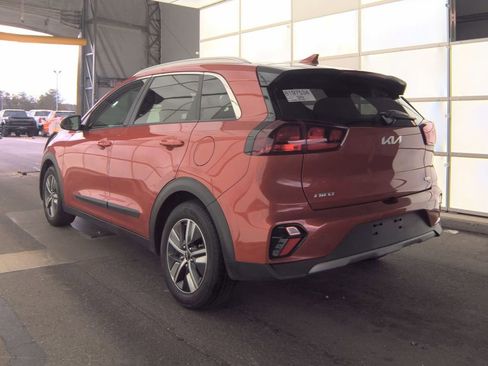 Used 2022 Kia Niro LXS image 4