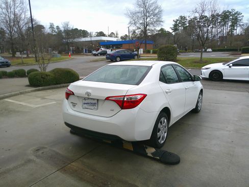 Used 2016 Toyota Corolla LE image 12