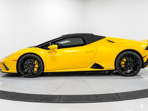 Used 2022 Lamborghini Huracan EVO RWD image 44