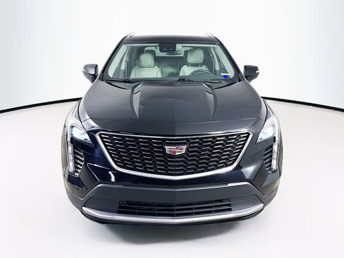 Used 2023 Cadillac XT4 Premium Luxury image 3