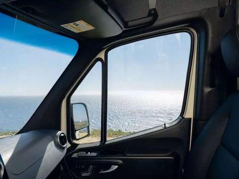 Used 2021 Mercedes-Benz Sprinter 2500 image 62