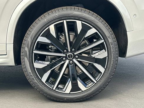 New 2026 Volvo XC90 B6 Plus image 24