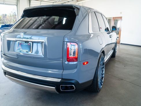 Used 2022 Rolls-Royce Cullinan image 30