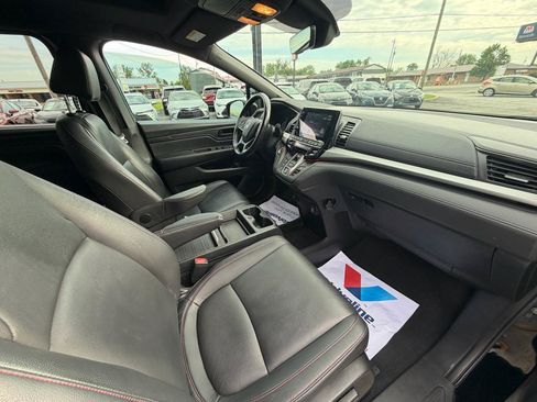 Used 2023 Honda Odyssey Sport image 13