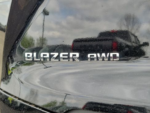 Used 2025 Chevrolet Blazer LT AWD/4WD image 6