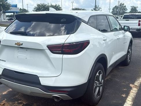 Used 2025 Chevrolet Blazer LT FWD image 6