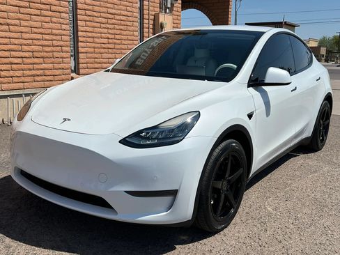 Used 2020 Tesla Model Y Long Range AWD/4WD image 3
