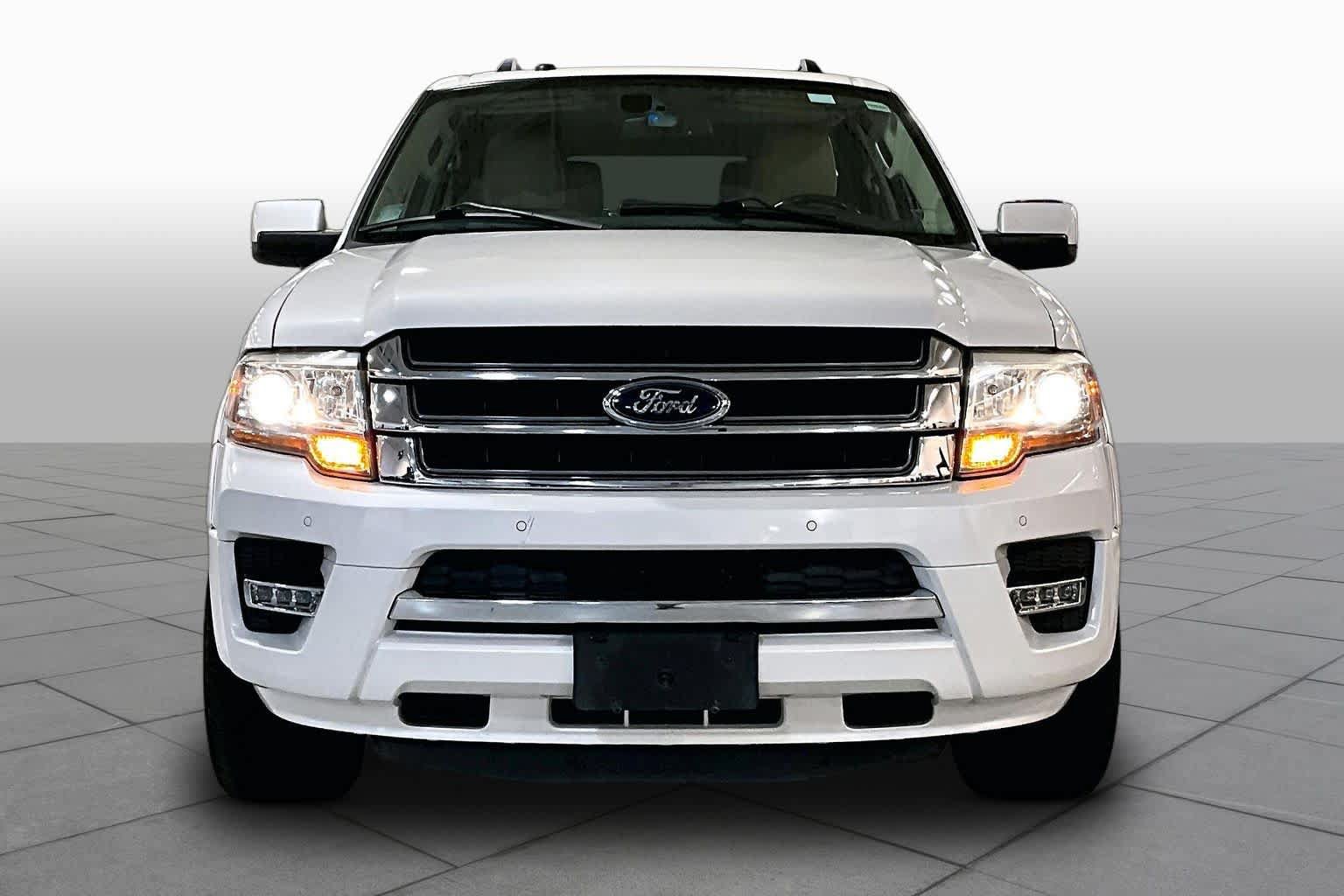 Used 2015 Ford Expedition Limited w/ Equipment Group 301A RWD image 4