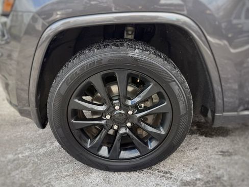 Used 2018 Jeep Grand Cherokee Altitude image 18