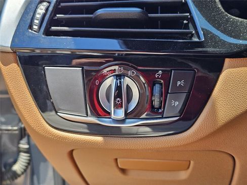 Used 2020 BMW 530i w/ Premium Package RWD image 35