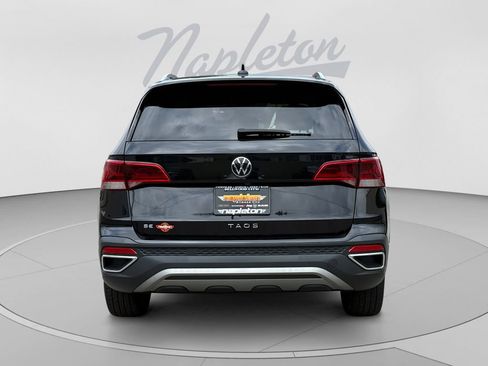 Used 2022 Volkswagen Taos SE FWD image 4