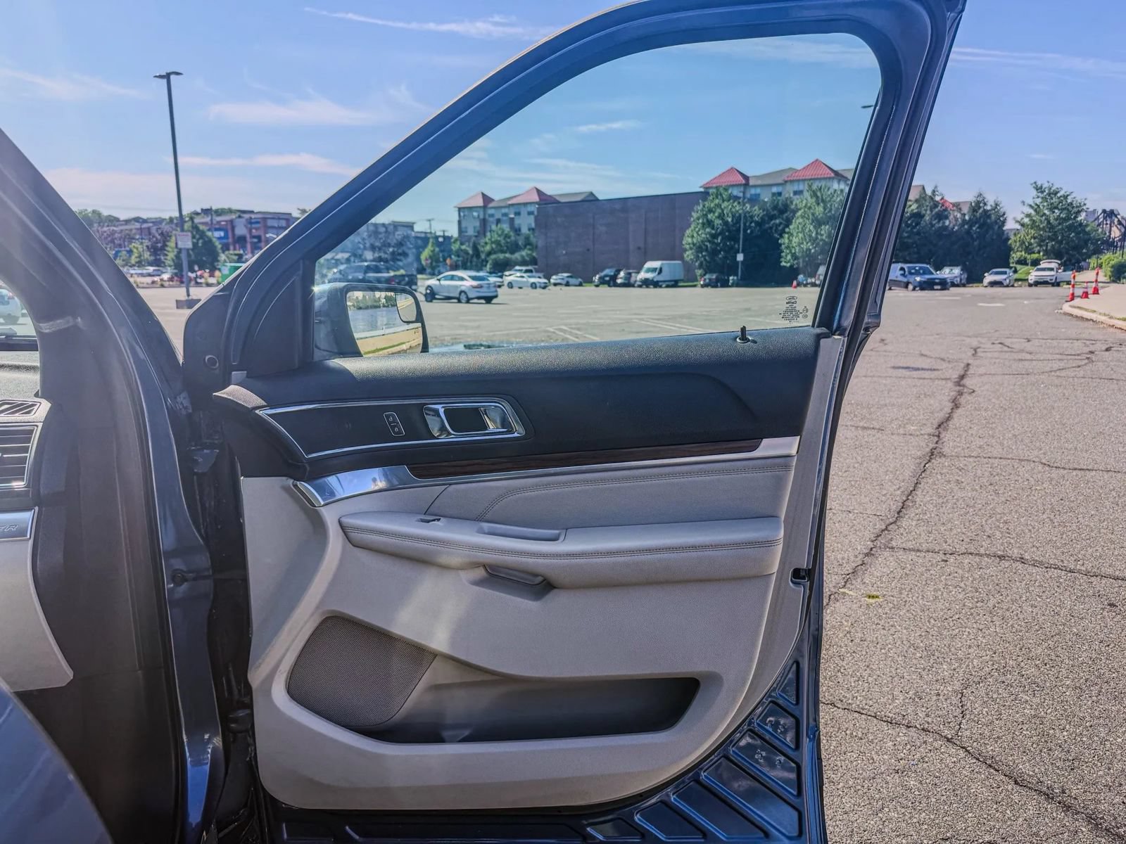 Used 2018 Ford Explorer Limited FWD image 22
