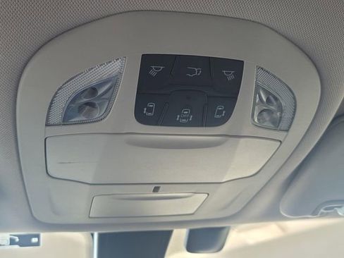 Used 2017 Chrysler Pacifica Touring-L image 31