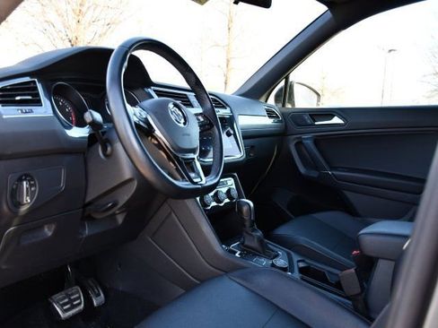 Used 2020 Volkswagen Tiguan SE R-Line AWD/4WD image 13