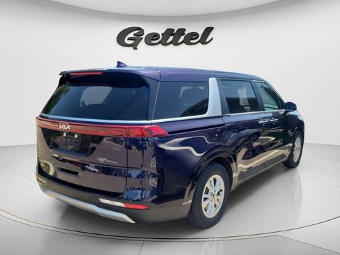 Used 2024 Kia Carnival LX FWD image 3