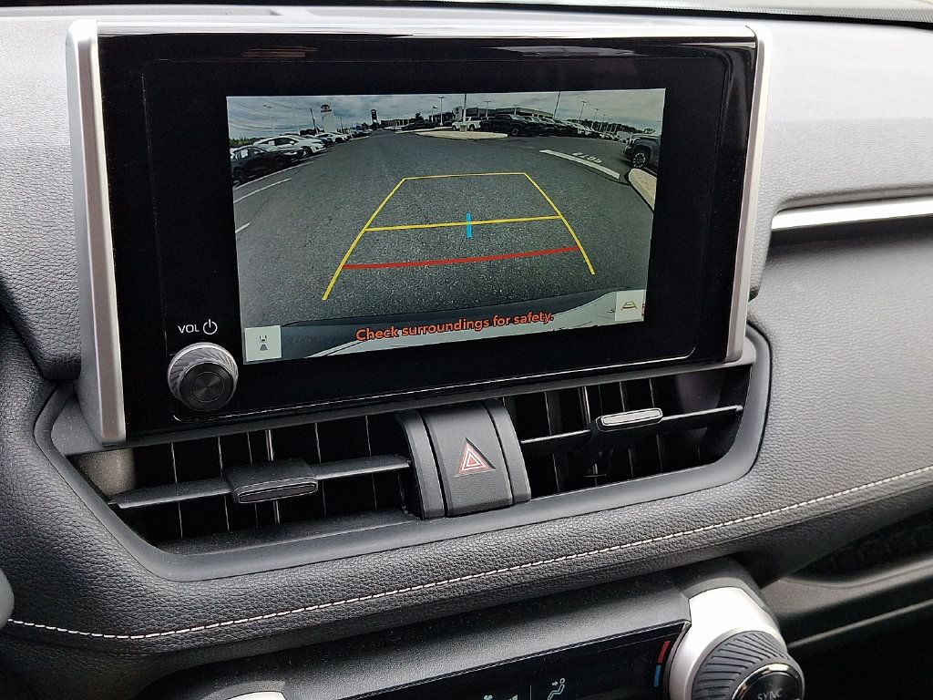 Certified 2025 Toyota RAV4 LE AWD/4WD image 18