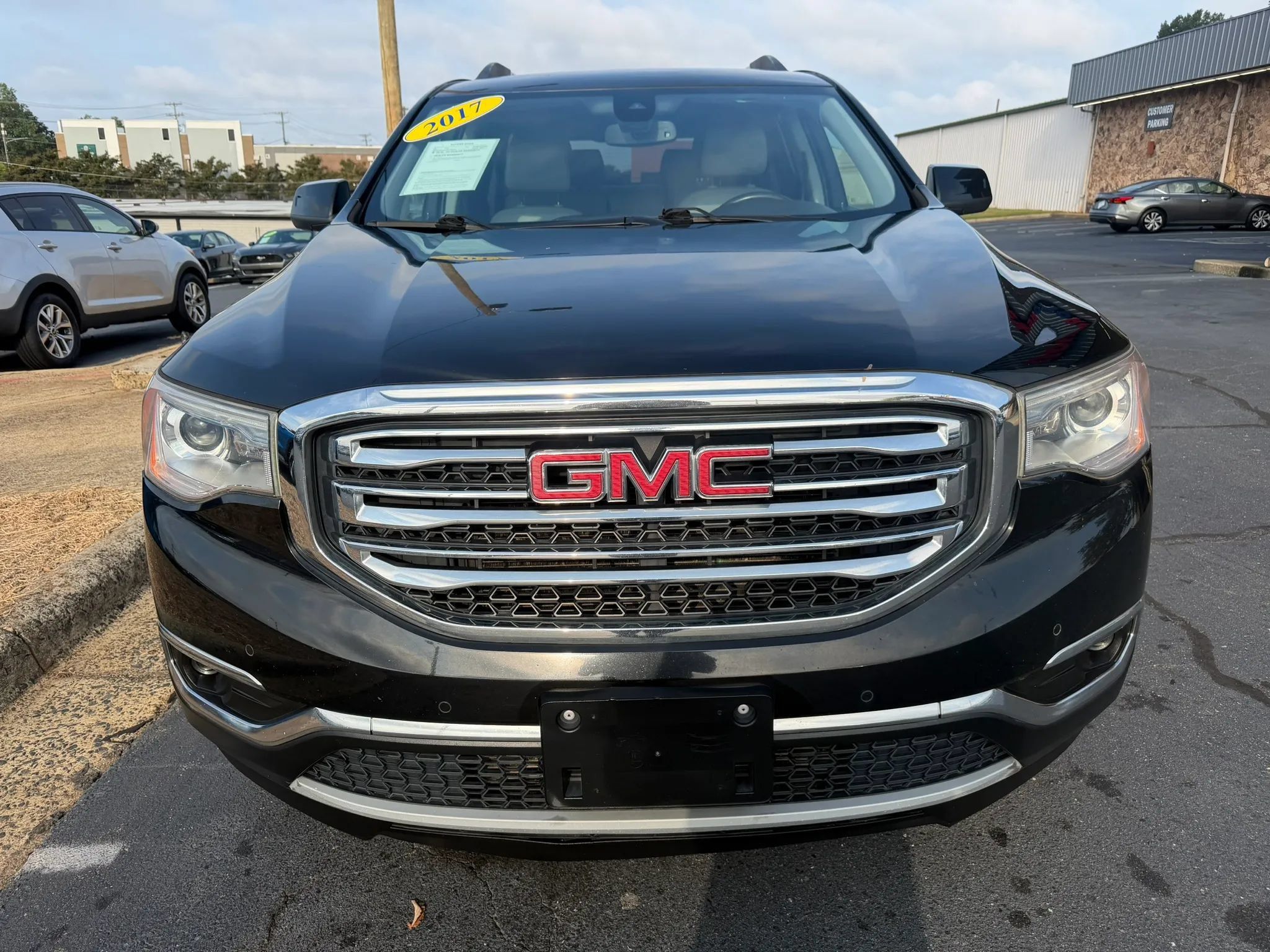 Used 2019 GMC Acadia SLT FWD image 2