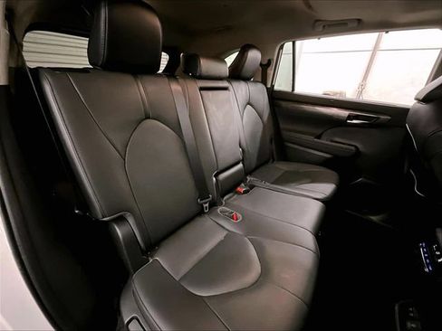 Used 2021 Toyota Highlander Limited AWD/4WD image 26