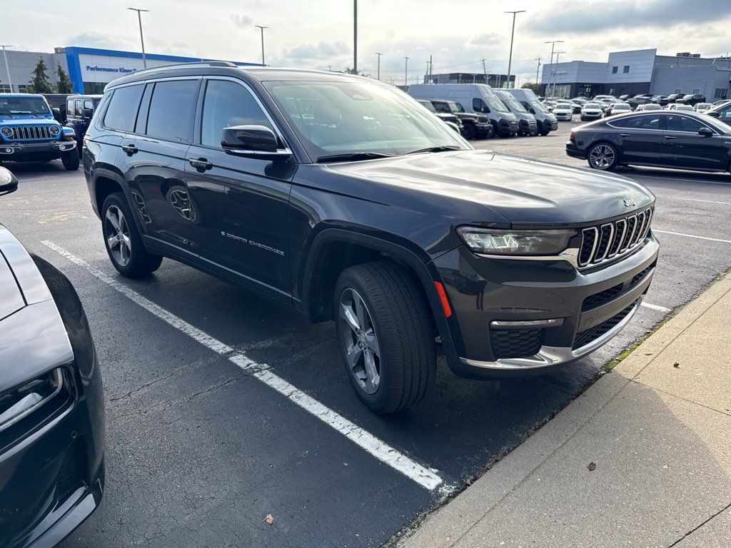 Used 2022 Jeep Grand Cherokee L Limited AWD/4WD image 3