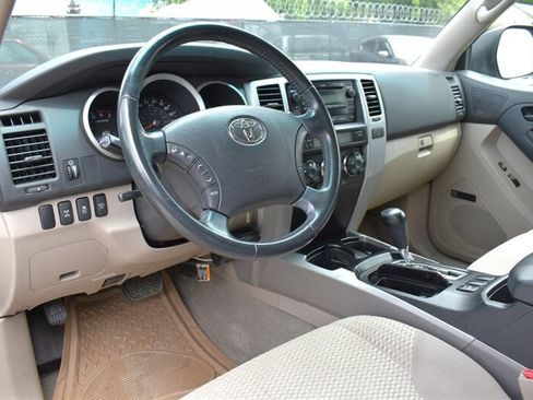 Used 2008 Toyota 4Runner SR5 AWD/4WD image 3