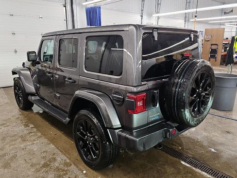 Used 2025 Jeep Wrangler Unlimited Sahara image 6